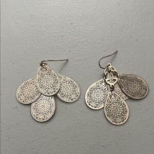 Chic Silver Teardrop Earrings